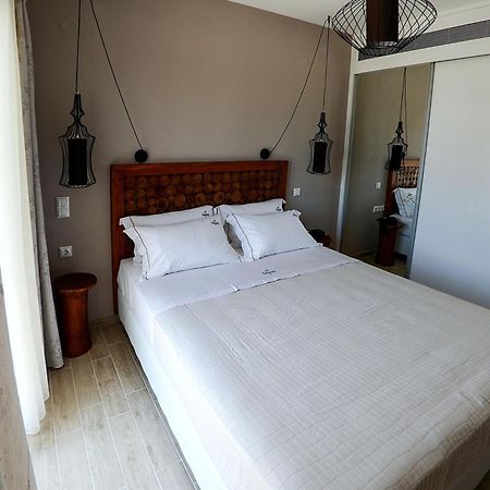 Hatzoudis Luxury Suites Chrisi Ammoudia Eksteriør billede