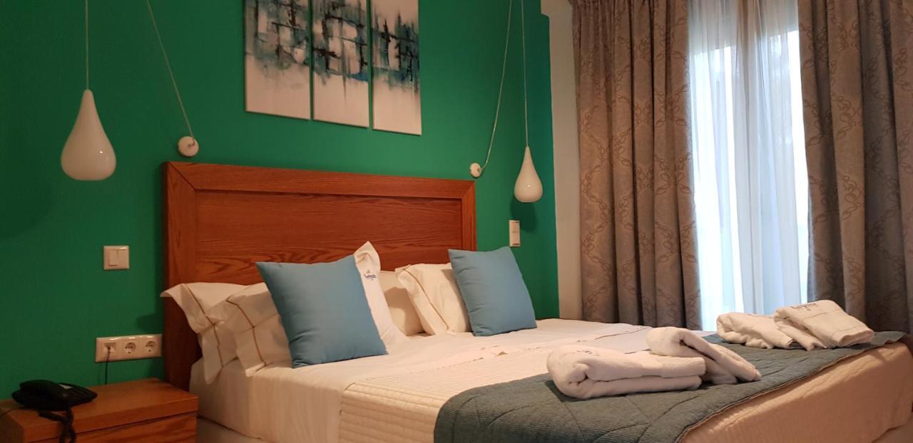 Hatzoudis Luxury Suites Chrisi Ammoudia Eksteriør billede