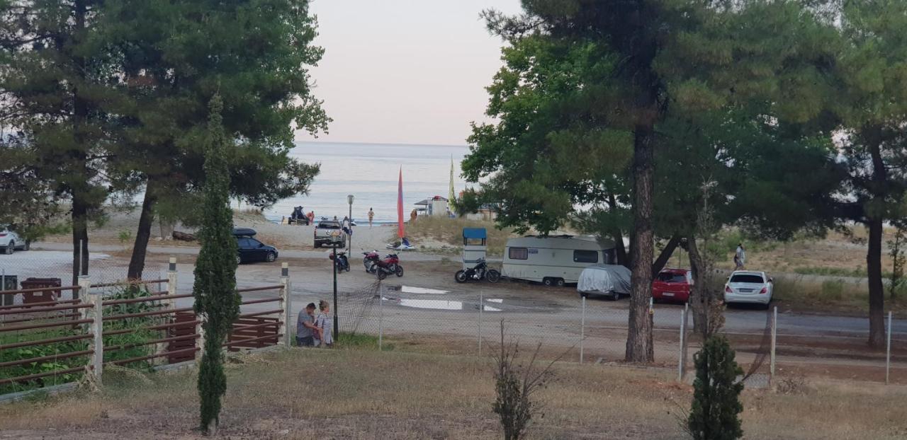 Hatzoudis Luxury Suites Chrisi Ammoudia Eksteriør billede
