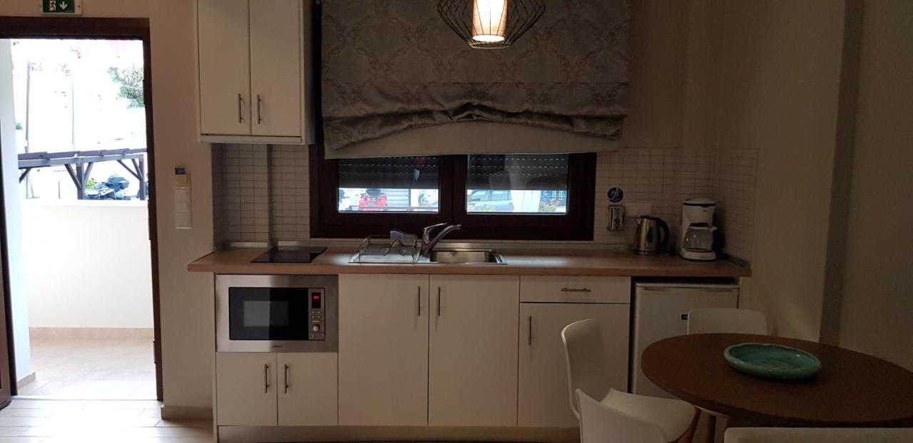 Hatzoudis Luxury Suites Chrisi Ammoudia Eksteriør billede