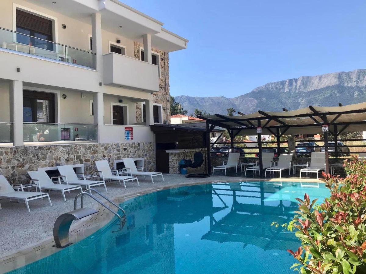 Hatzoudis Luxury Suites Chrisi Ammoudia Eksteriør billede