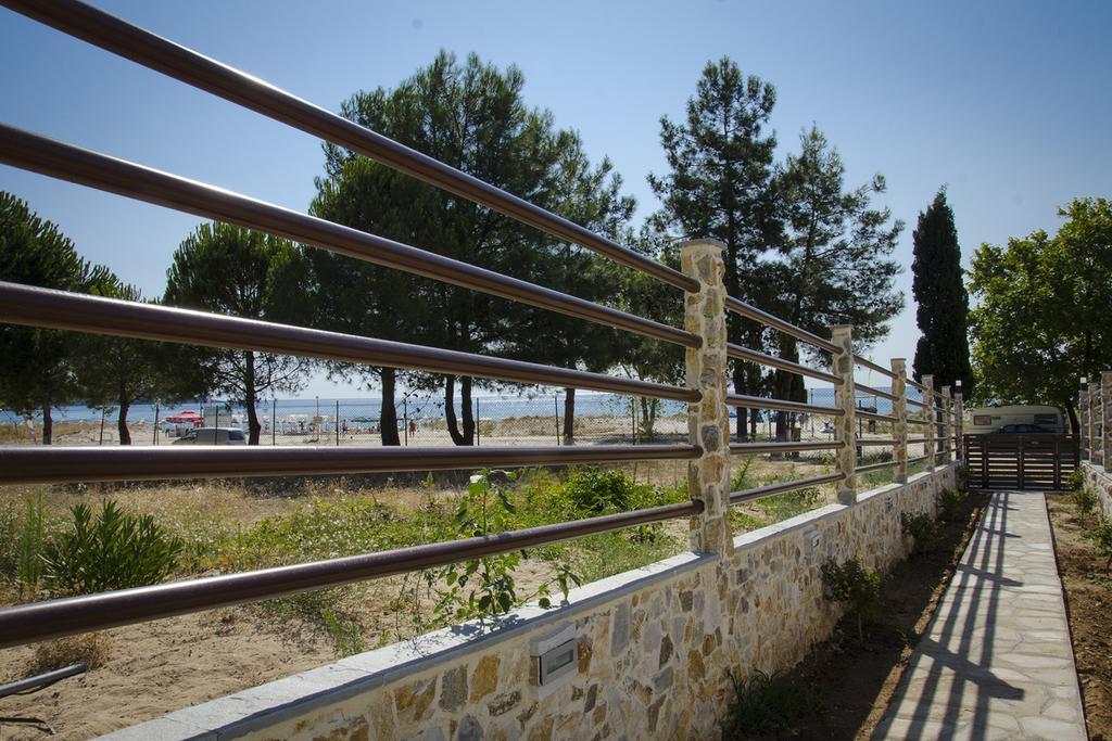 Hatzoudis Luxury Suites Chrisi Ammoudia Eksteriør billede