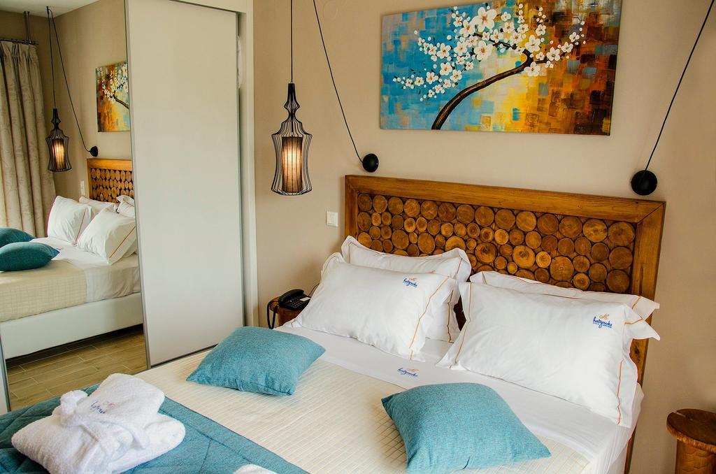 Hatzoudis Luxury Suites Chrisi Ammoudia Eksteriør billede